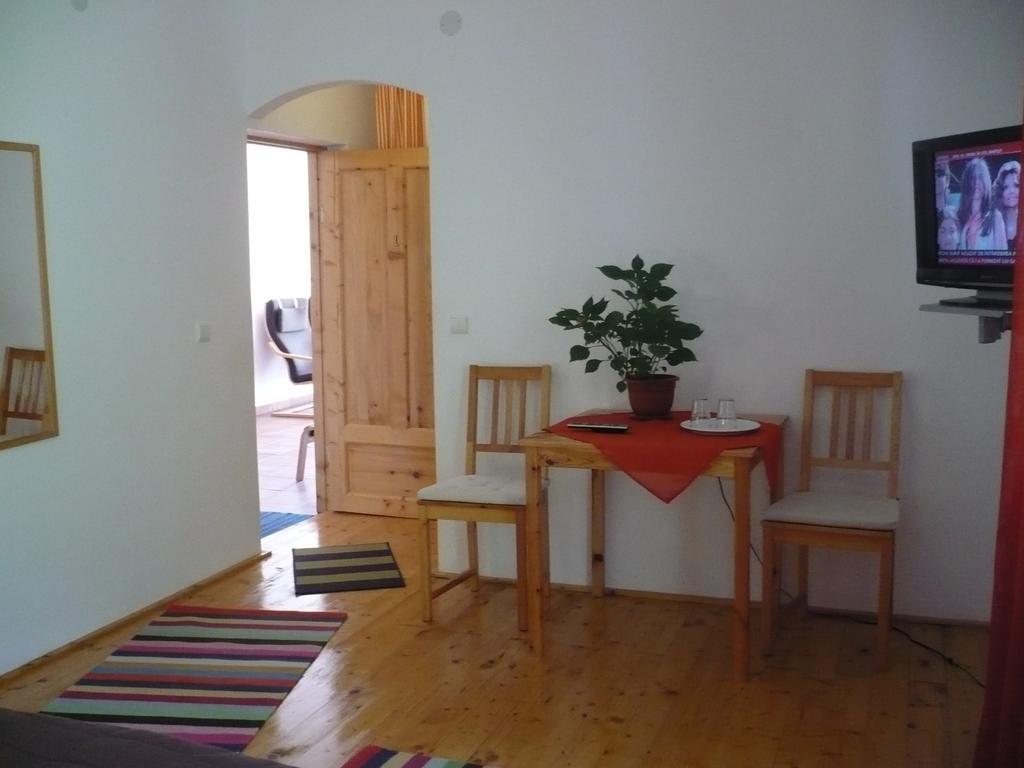 Pensiunea Tiuta Otel Corbeni Oda fotoğraf